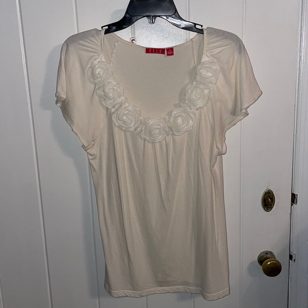 Ladies Elle Lightweight Cream Colored Short Sleeve Shirt Size Medium